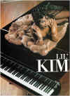 kim_piano.jpg (136422 octets)